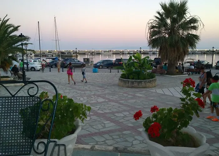 Delimaras ניאה סקיוני