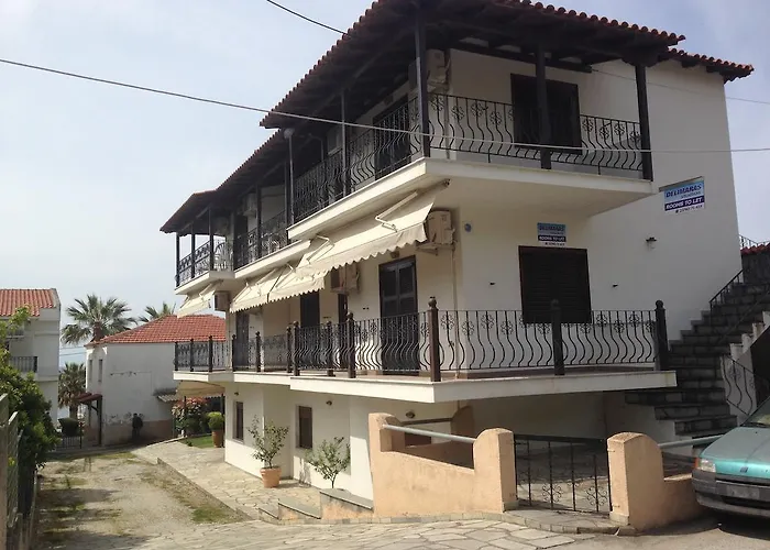 Delimaras ניאה סקיוני