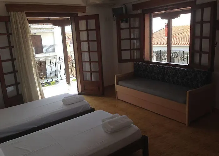 Delimaras ניאה סקיוני